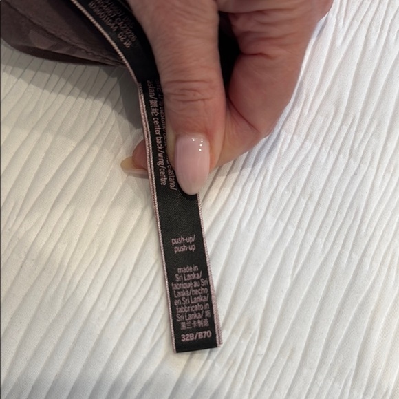 Victoria's Secret Purple T-Shirt Bra with Seamless Design - Picture 4 of 4